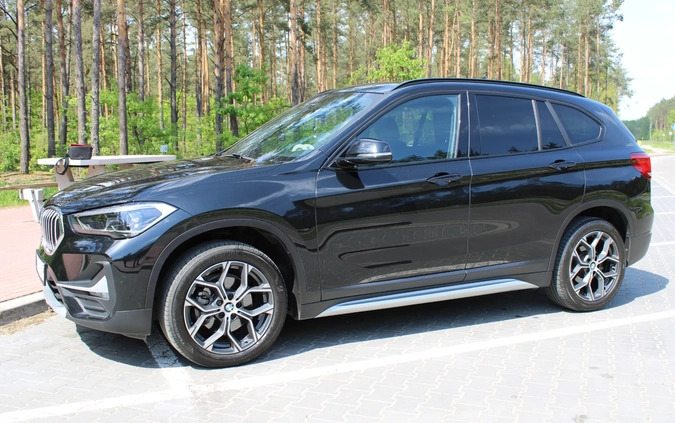 BMW X1 cena 129800 przebieg: 56000, rok produkcji 2020 z Warszawa małe 379